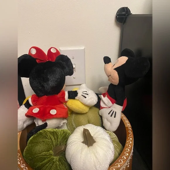 Mickey and Minnie couple - Picture 3 of 3